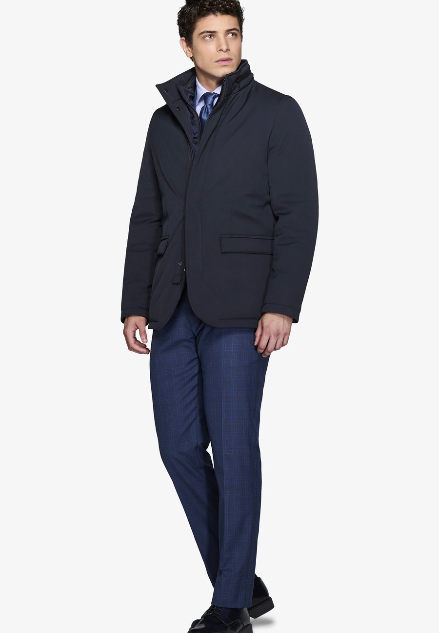 Куртка Dan John Winter jacket, Blue Solid/Dark Blue
Куртка Dan John Winter jacket, Blue Solid/Dark Blue