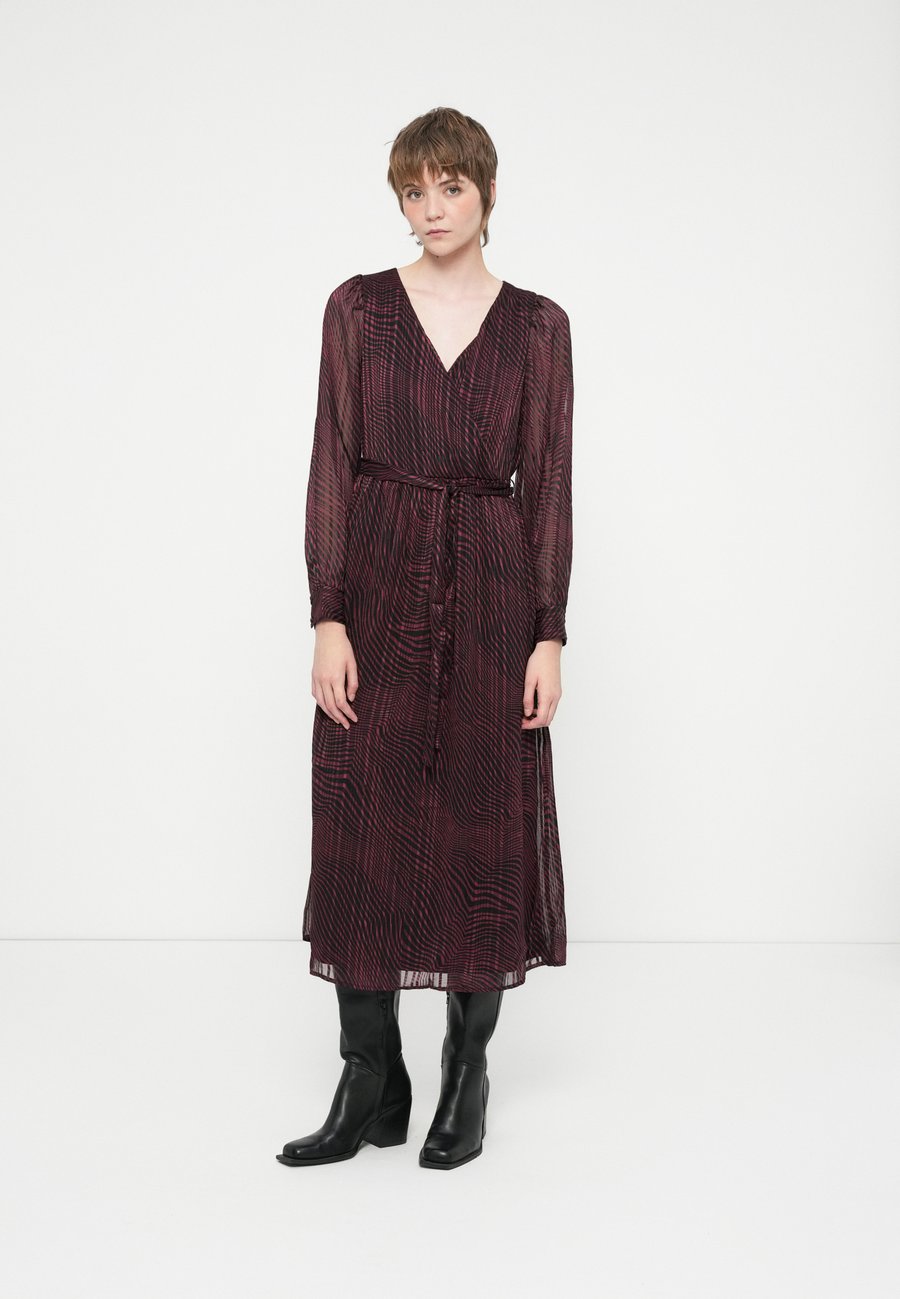 Платье Vero Moda VMGEBRA GEDNA DRESS, Winetasting/Bordeaux
Платье Vero Moda VMGEBRA GEDNA DRESS, Winetasting/Bordeaux
