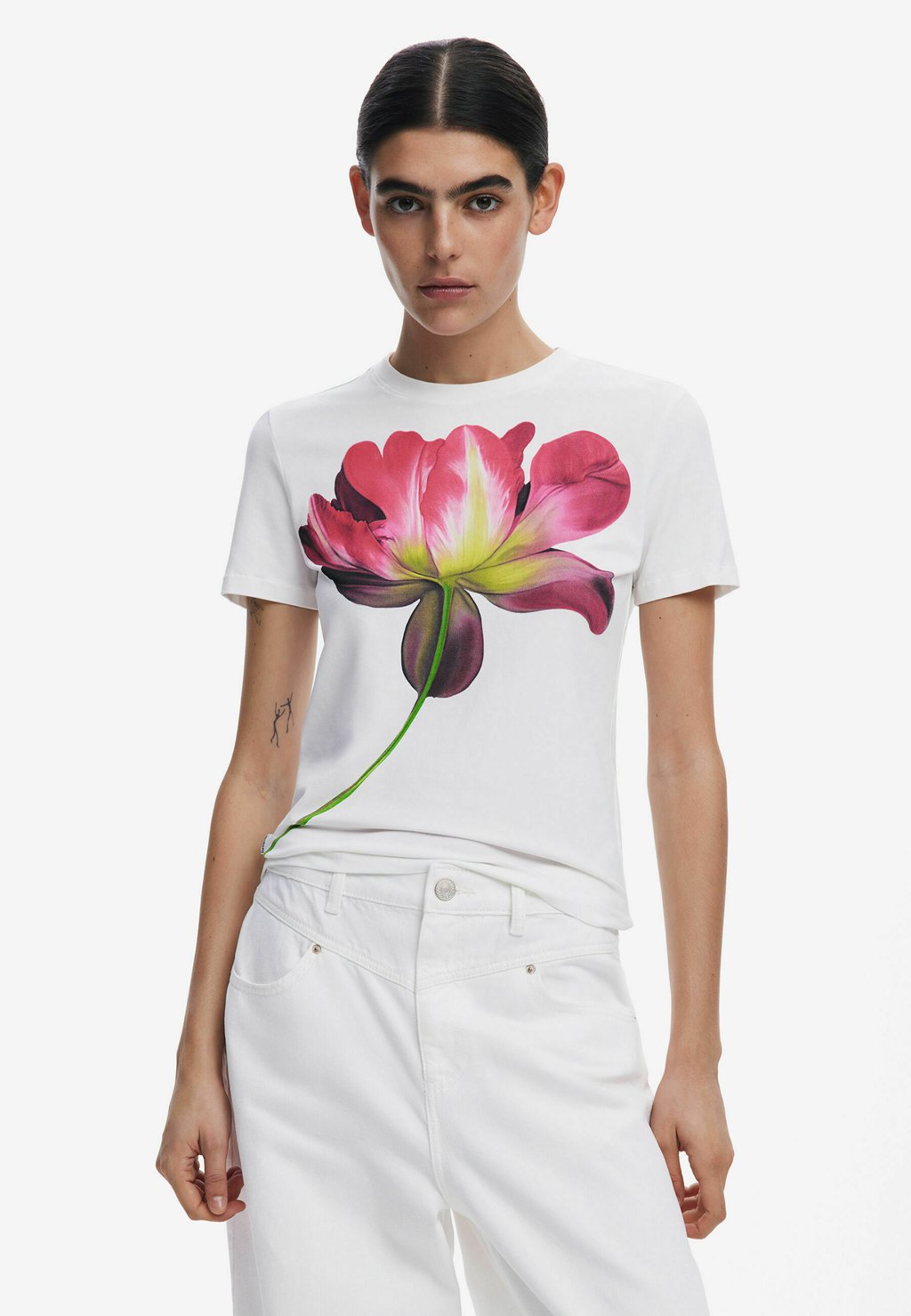 Футболка с принтом Desigual, бежевый
Футболка с принтом Desigual, бежевый