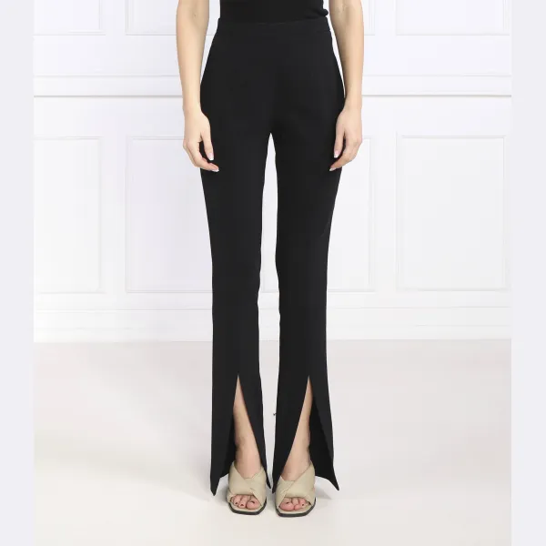 Sarmiento расклешенные брюки Pinko, черный
Sarmiento расклешенные брюки Pinko, черный