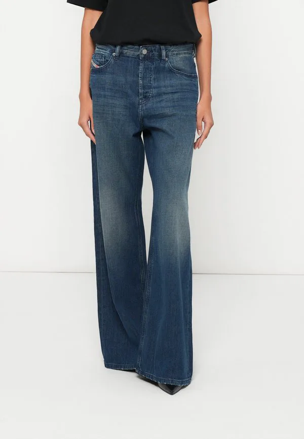 Отец с широкой ногой Diesel
Отец с широкой ногой Diesel