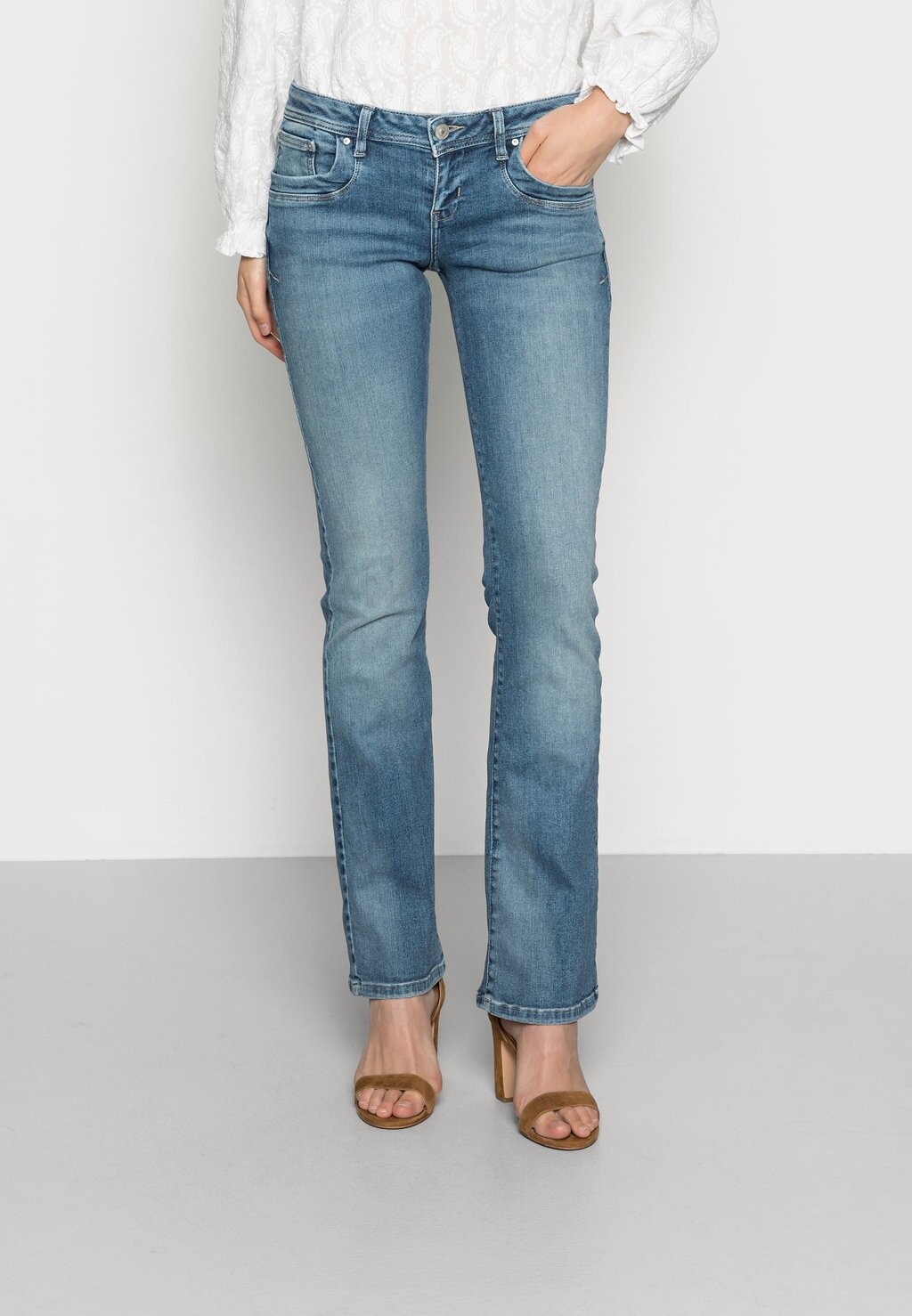 Джинсы Bootcut VALERIE LTB, потертый Мэнди
Джинсы Bootcut VALERIE LTB, потертый Мэнди