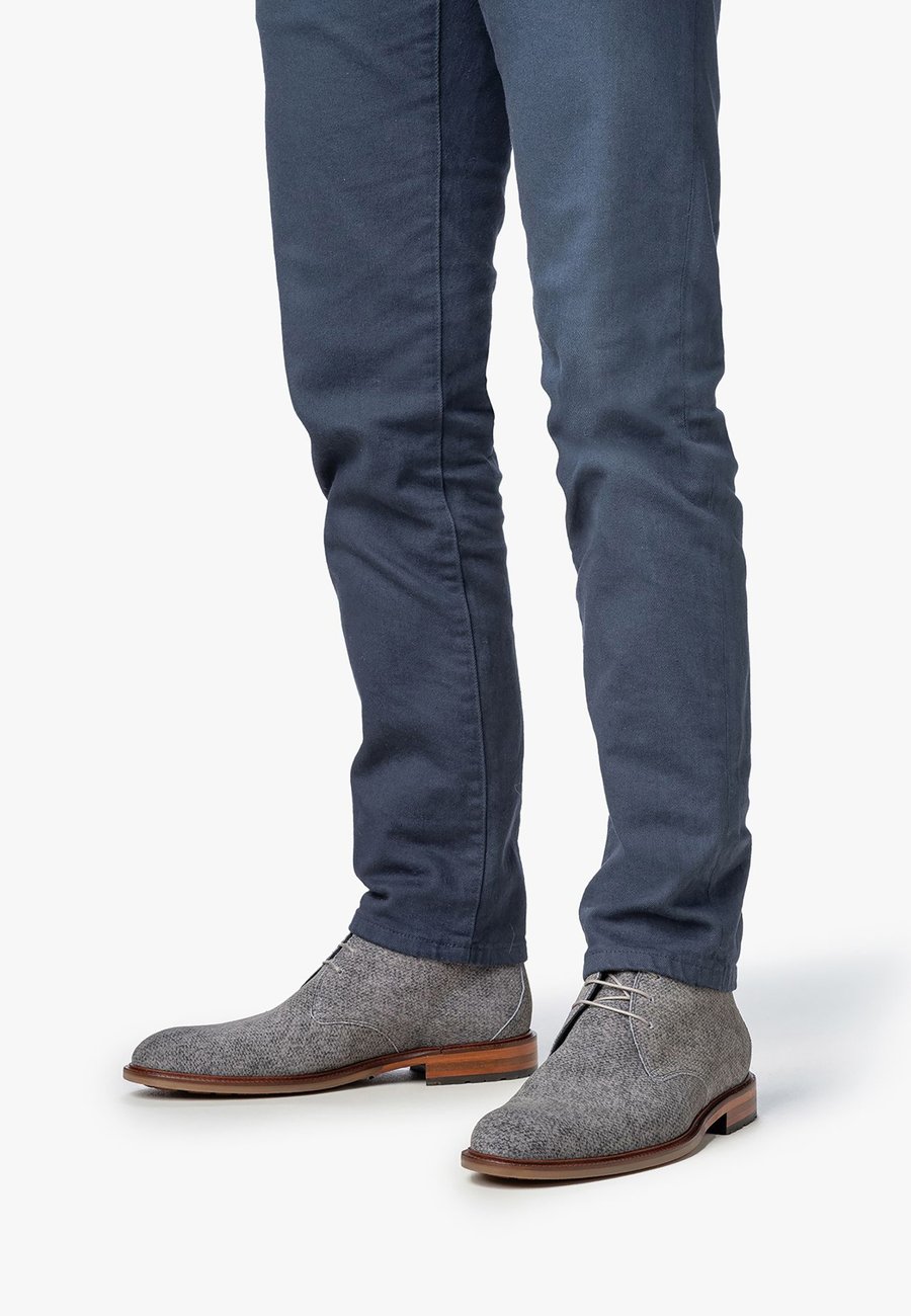 Ботинки Floris van Bommel Lace-up ankle boots, Grey
Ботинки Floris van Bommel Lace-up ankle boots, Grey