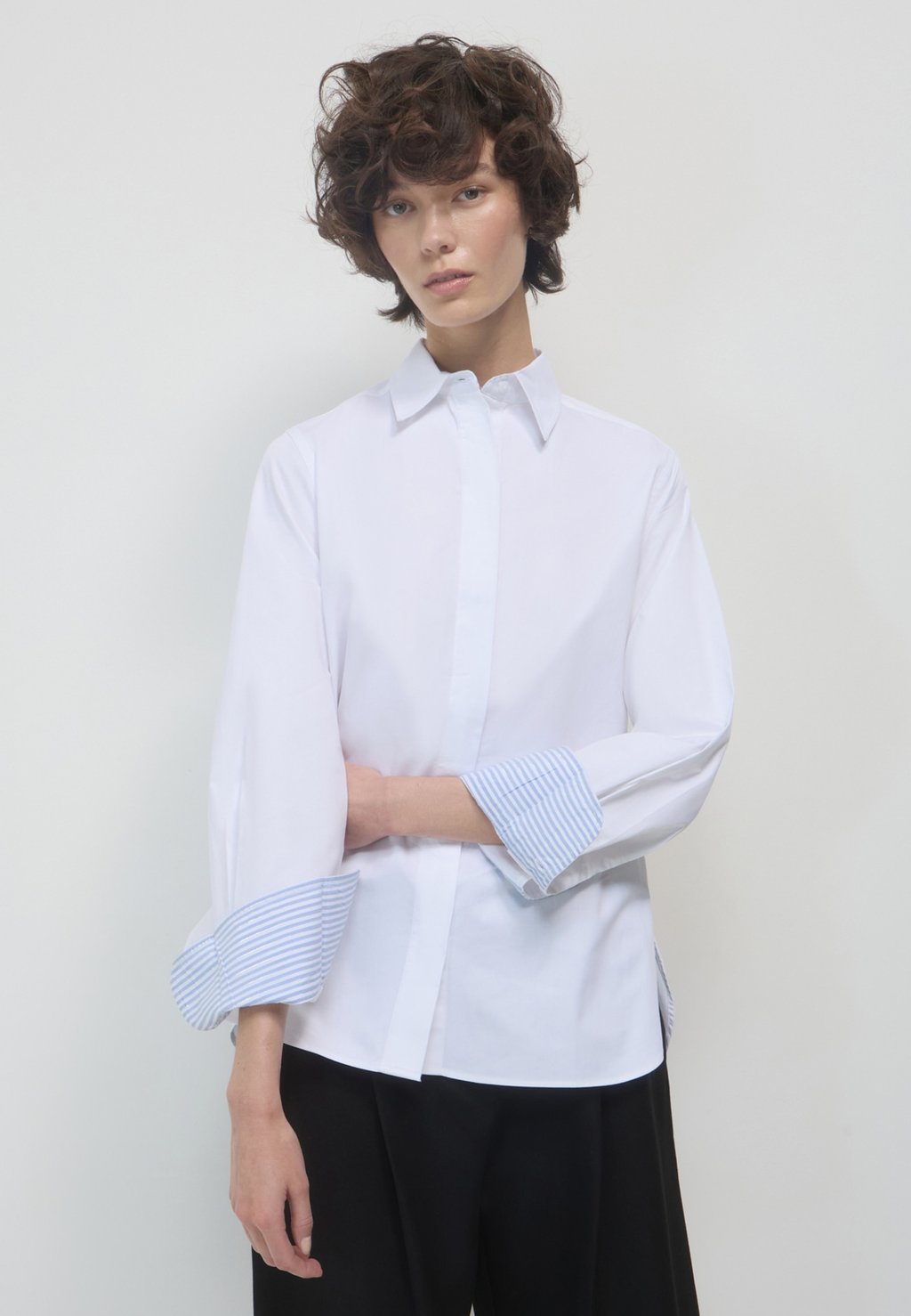 Блузка на пуговицах Calliope, молочный
Блузка на пуговицах Calliope, молочный