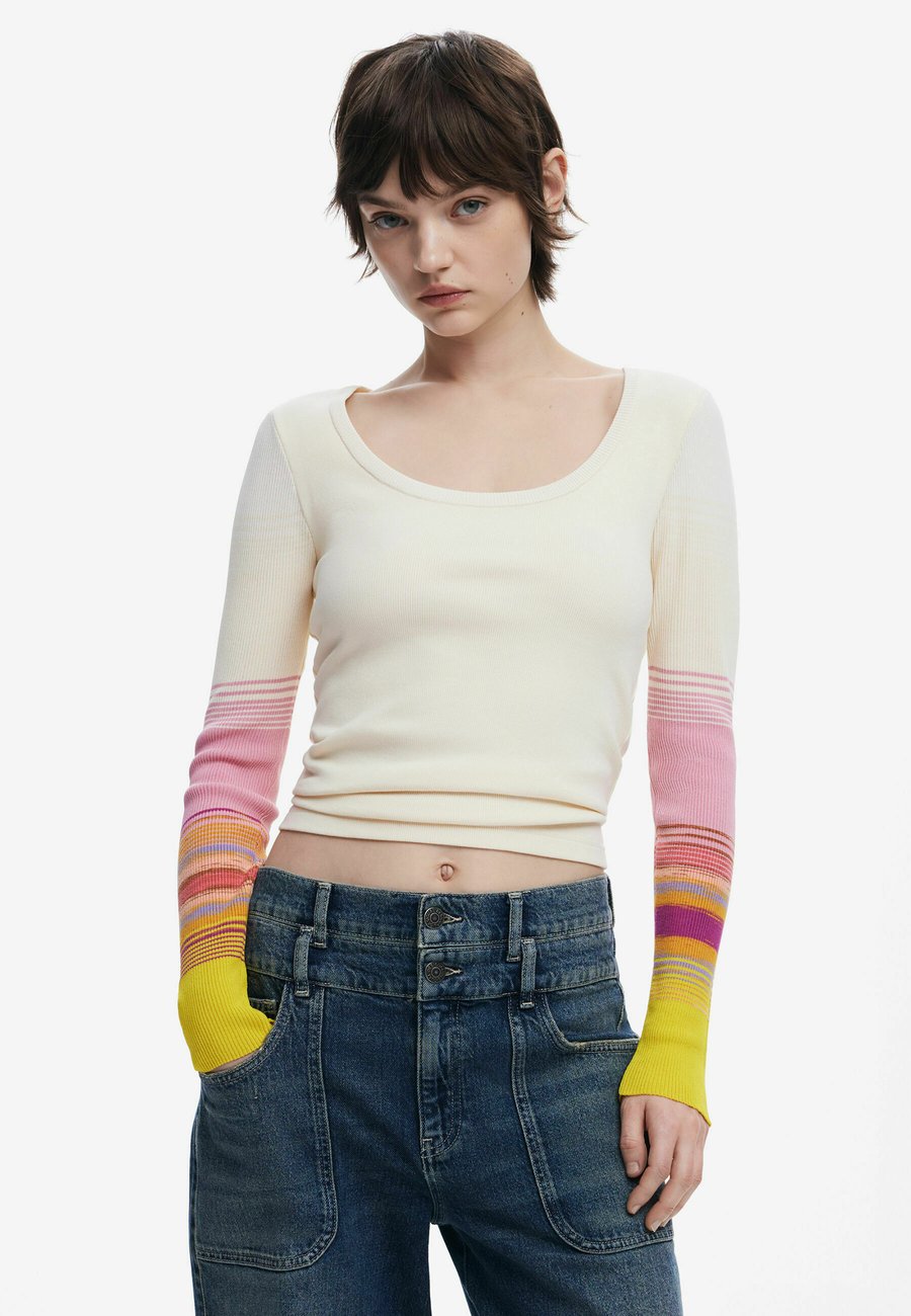 Джемпер Desigual COLORFUL SLEEVE , White
Джемпер Desigual COLORFUL SLEEVE , White