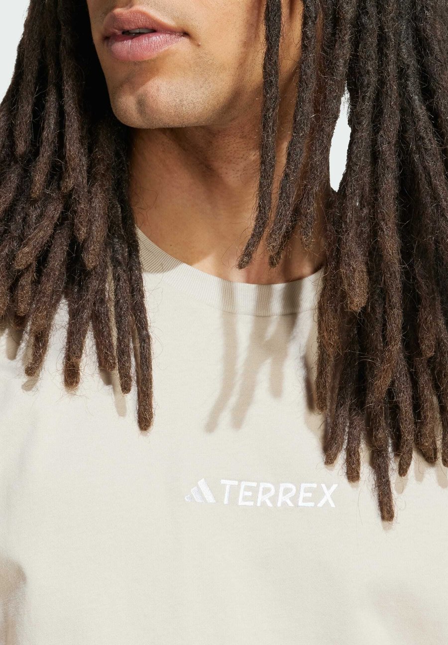Футболка Adidas Terrex Print T-shirt, Beige/Beige
Футболка Adidas Terrex Print T-shirt, Beige/Beige