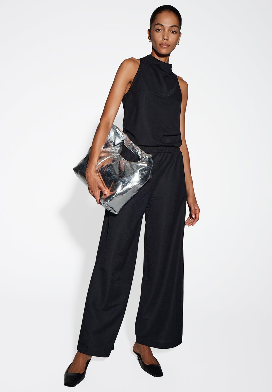 Комбинезон someday. MID RISE RELAXED FIT, Black
Комбинезон someday. MID RISE RELAXED FIT, Black