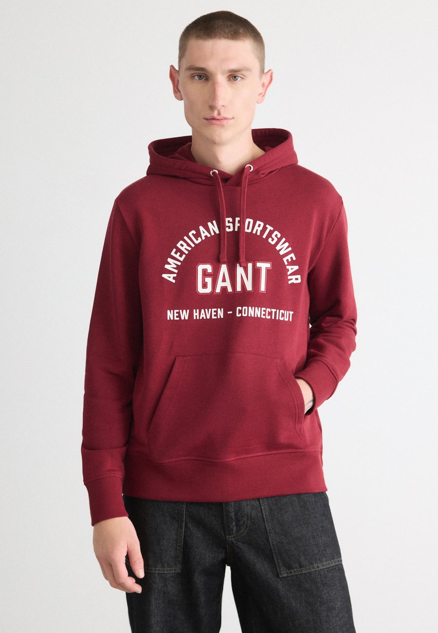 Худи GANT PRINTED GRAPHIC HOODIE, Plumped Red/Bordeaux
Худи GANT PRINTED GRAPHIC HOODIE, Plumped Red/Bordeaux