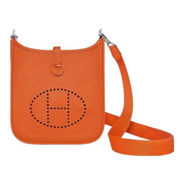 HERMES Сумка кроссбоди из телячьей кожи Evelyne мини женская пламенно-оранжевая
HERMES Сумка кроссбоди из телячьей кожи Evelyne мини женская пламенно-оранжевая