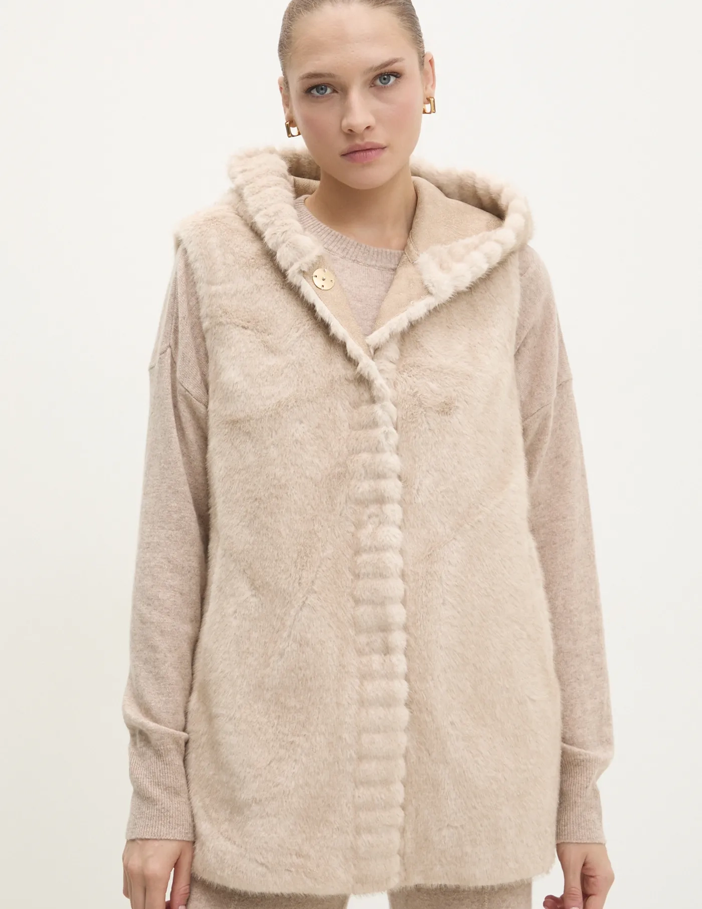 Жилет Answear Lab, бежевый
Жилет Answear Lab, бежевый