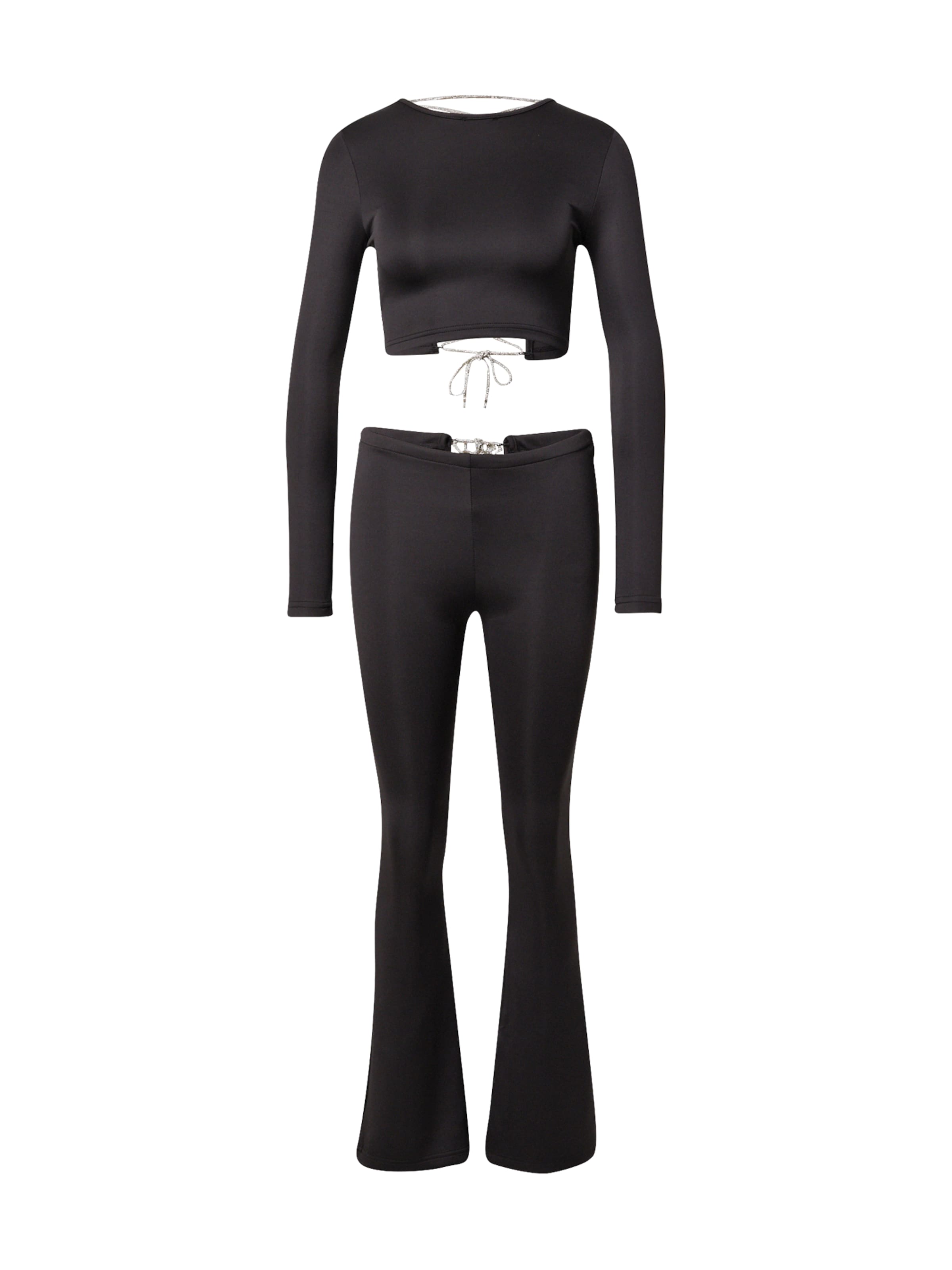 Misspap Workwear в черном цвете
Misspap Workwear в черном цвете