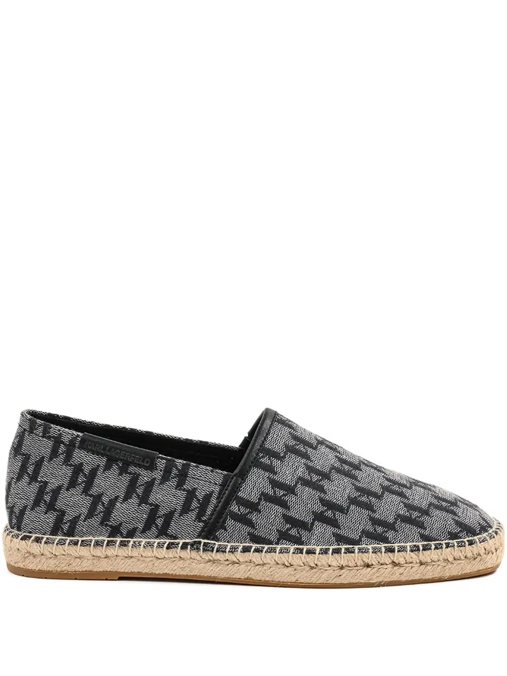 Эспадрильи с монограммой Камино KARL LAGERFELD, черный
Эспадрильи с монограммой Камино KARL LAGERFELD, черный