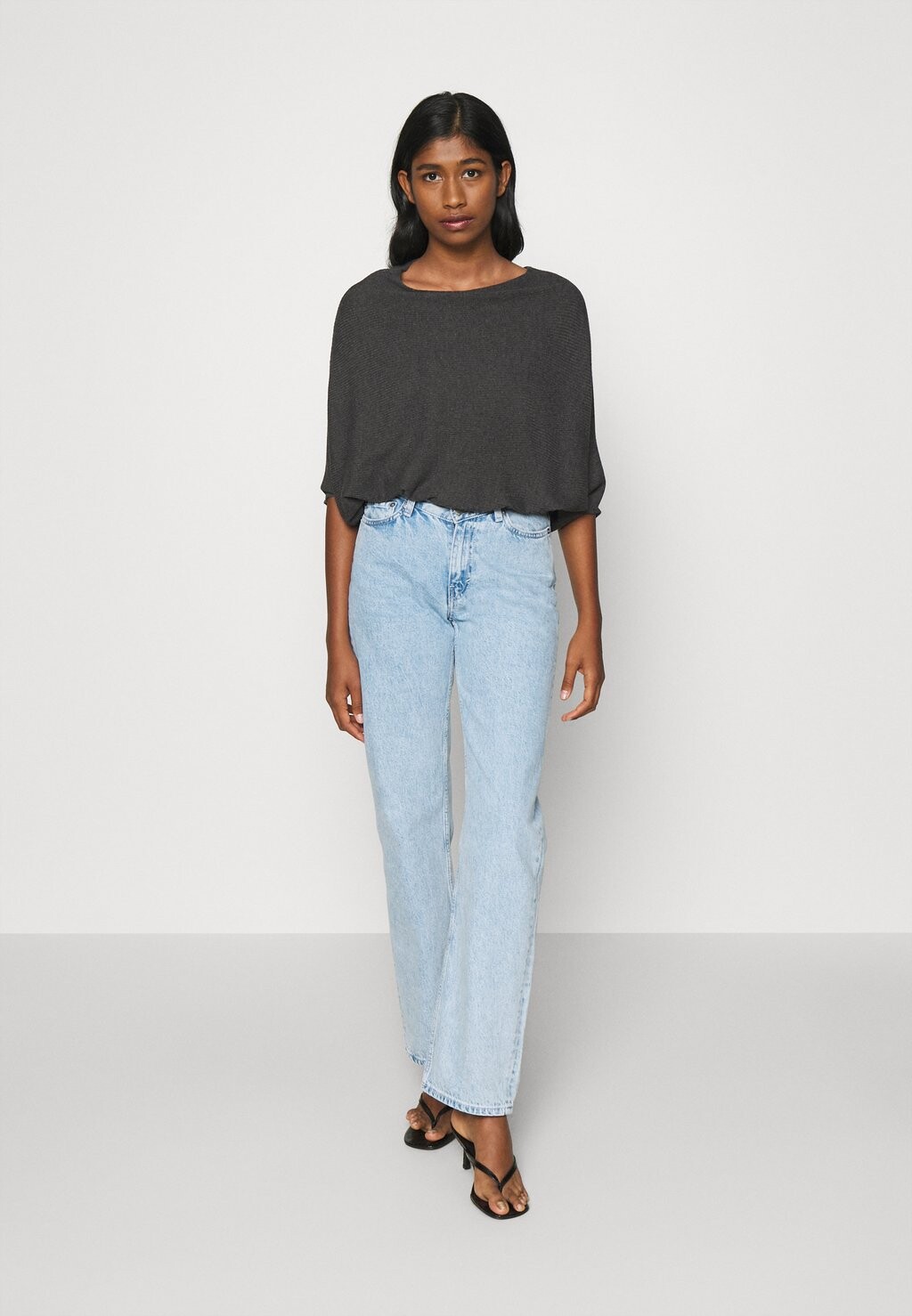 Джемпер JDY с коротким рукавом, серый
Джемпер JDY с коротким рукавом, серый