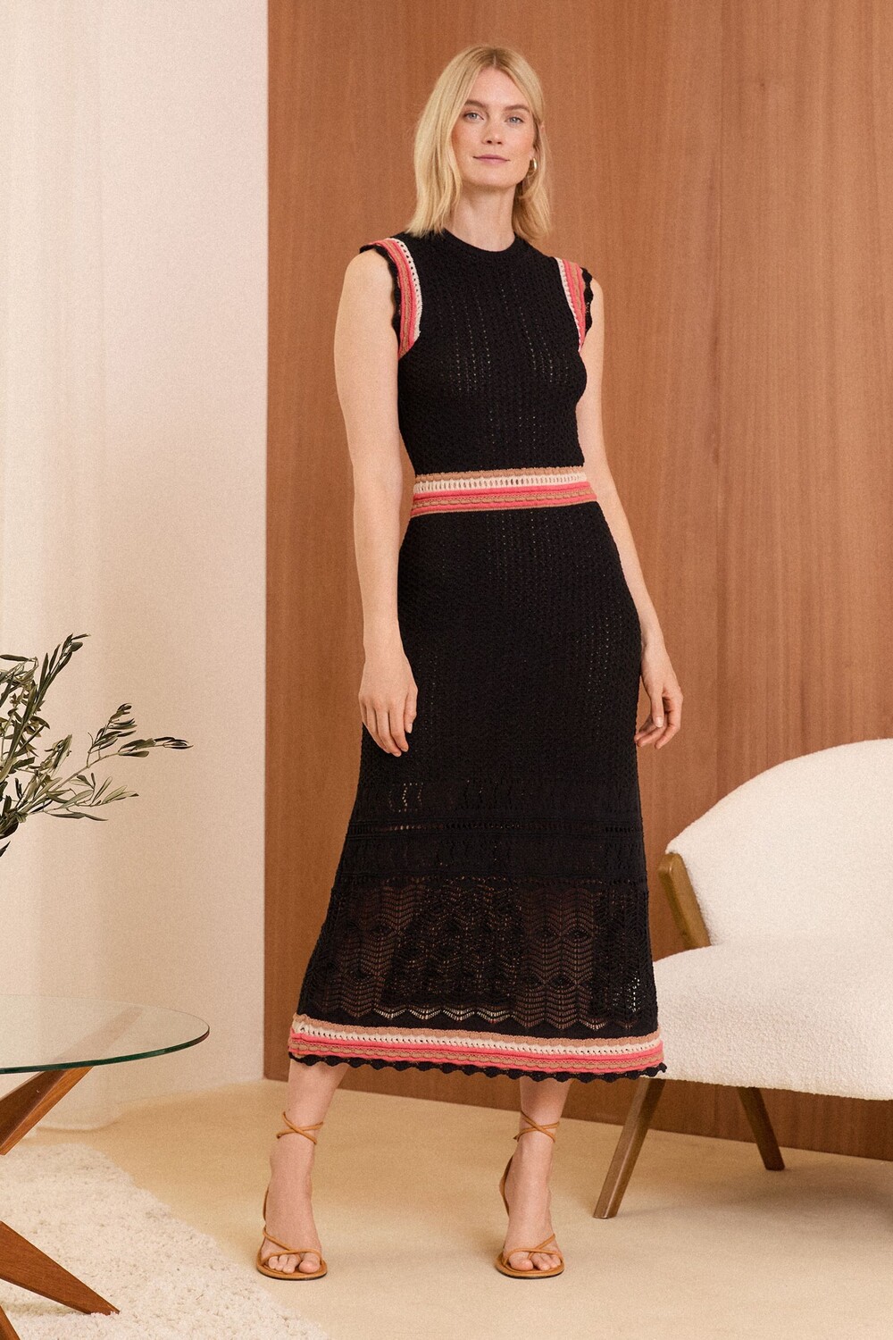 Платье миди без рукавов, связанное крючком Love & Roses, черный
Платье миди без рукавов, связанное крючком Love & Roses, черный