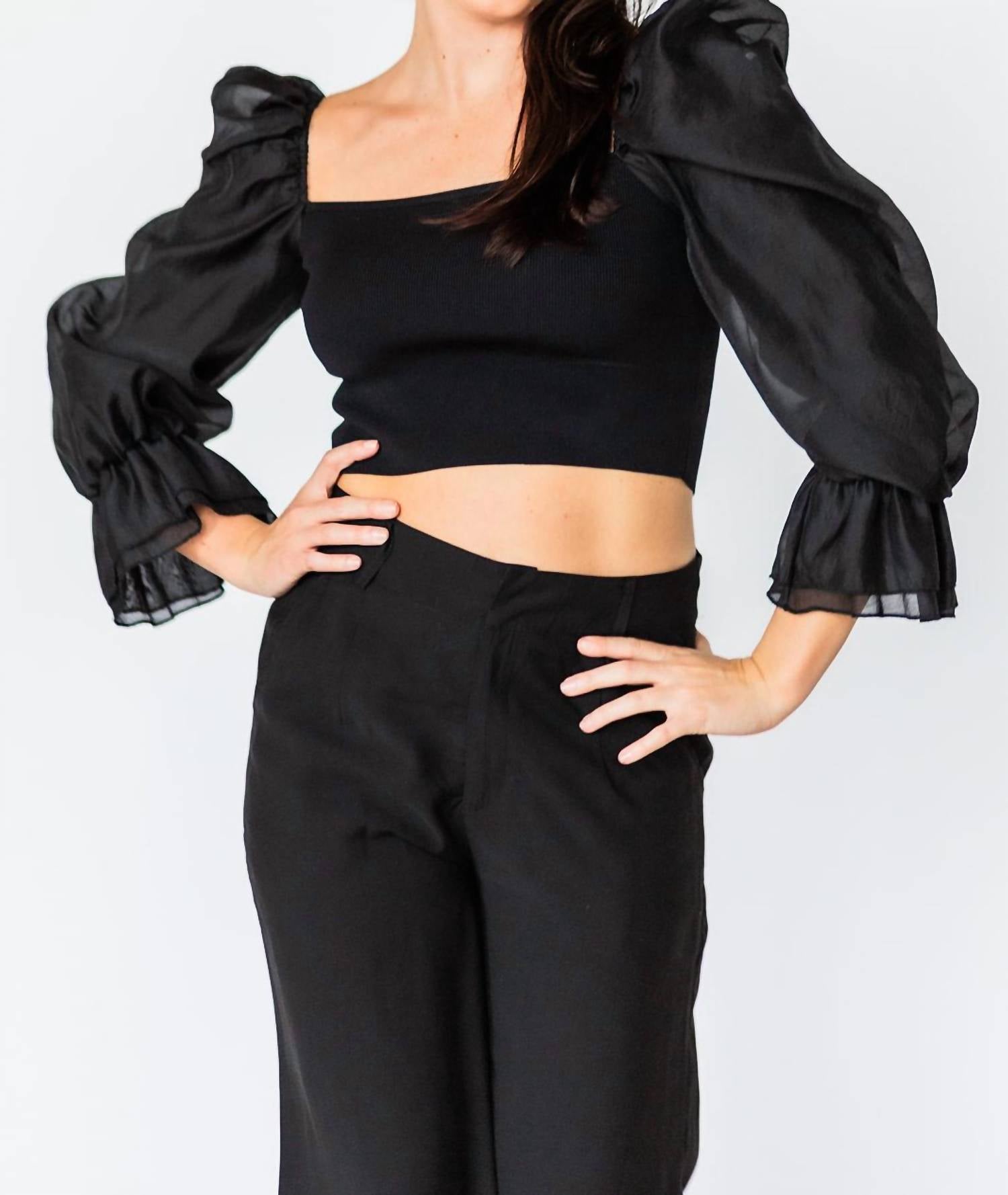 Harper Топ в черном цвете falcon park
Harper Топ в черном цвете falcon park