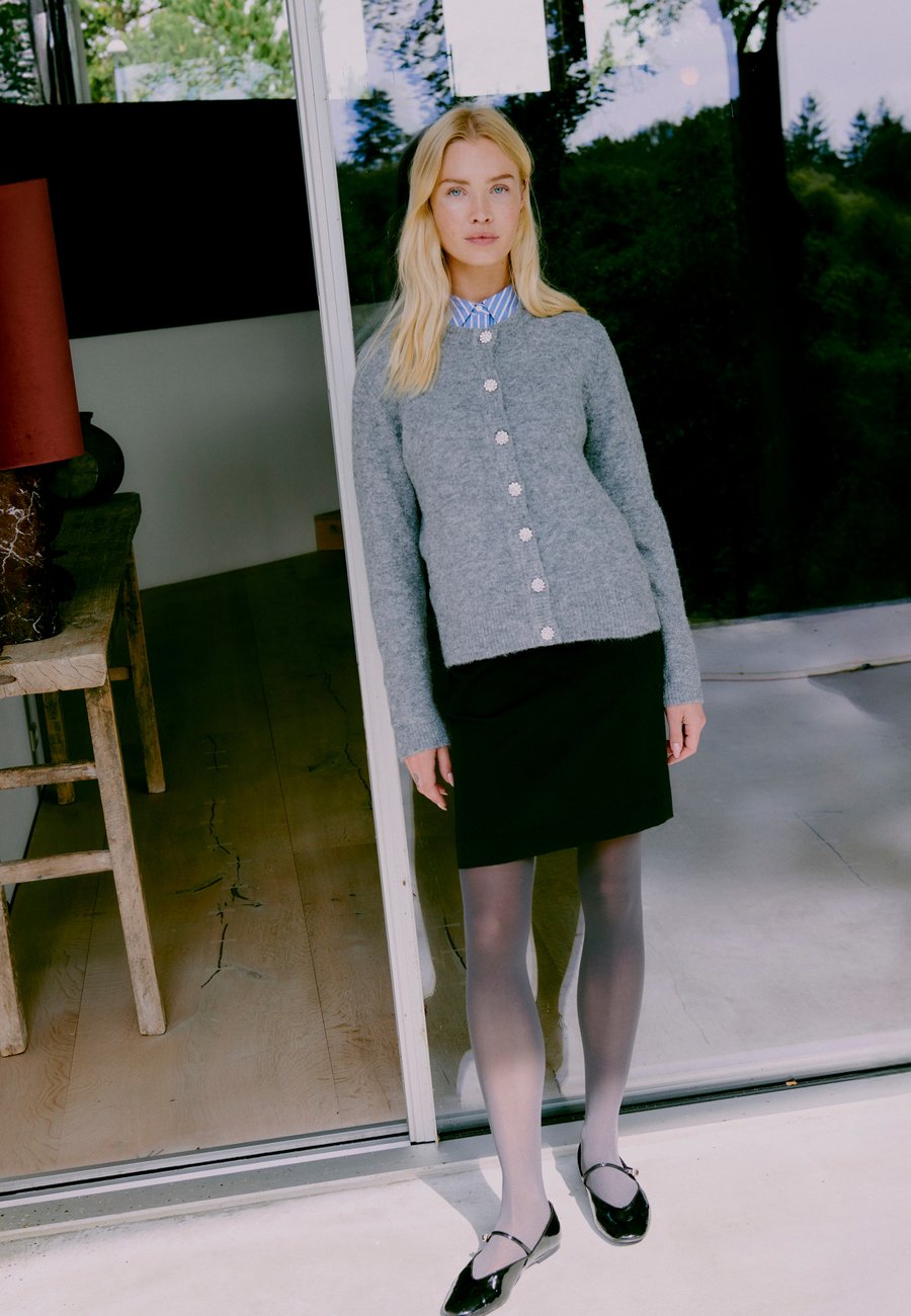 Кардиган b.young BMMMINNA CARDIGAN, Mid Grey Melange/Mottled Grey
Кардиган b.young BMMMINNA CARDIGAN, Mid Grey Melange/Mottled Grey