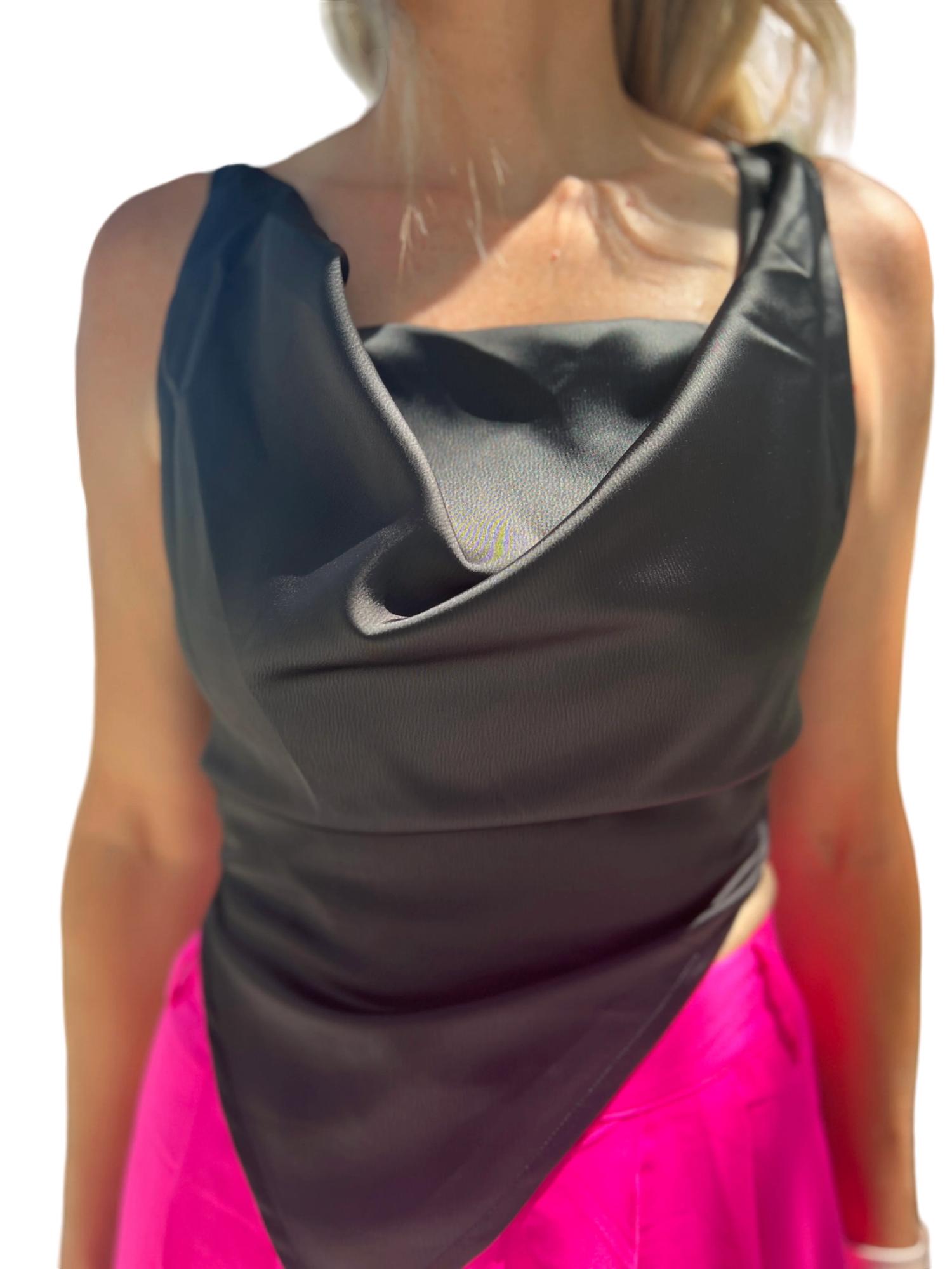 Просвещенный топ с воротником-хомутиком черного цвета GLAM
Просвещенный топ с воротником-хомутиком черного цвета GLAM