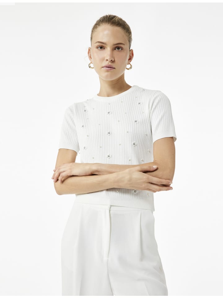 СВИТЕРЫ в цвете экрю KOTON
СВИТЕРЫ в цвете экрю KOTON