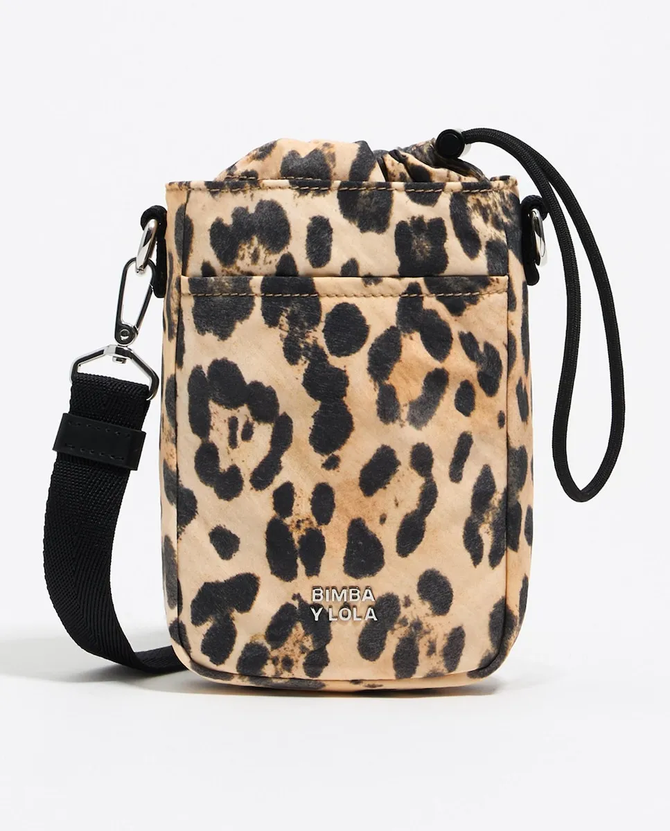 Мини-сумка через плечо Bimba y Lola из нейлона с леопардовым принтом и длинной ручкой Bimba Y Lola, бежевый
Мини-сумка через плечо Bimba y Lola из нейлона с леопардовым принтом и длинной ручкой Bimba Y Lola, бежевый