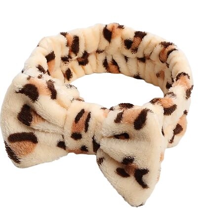 Deni Carte, Косметическая резинка для волос с леопардовым принтом
Deni Carte, Косметическая резинка для волос с леопардовым принтом