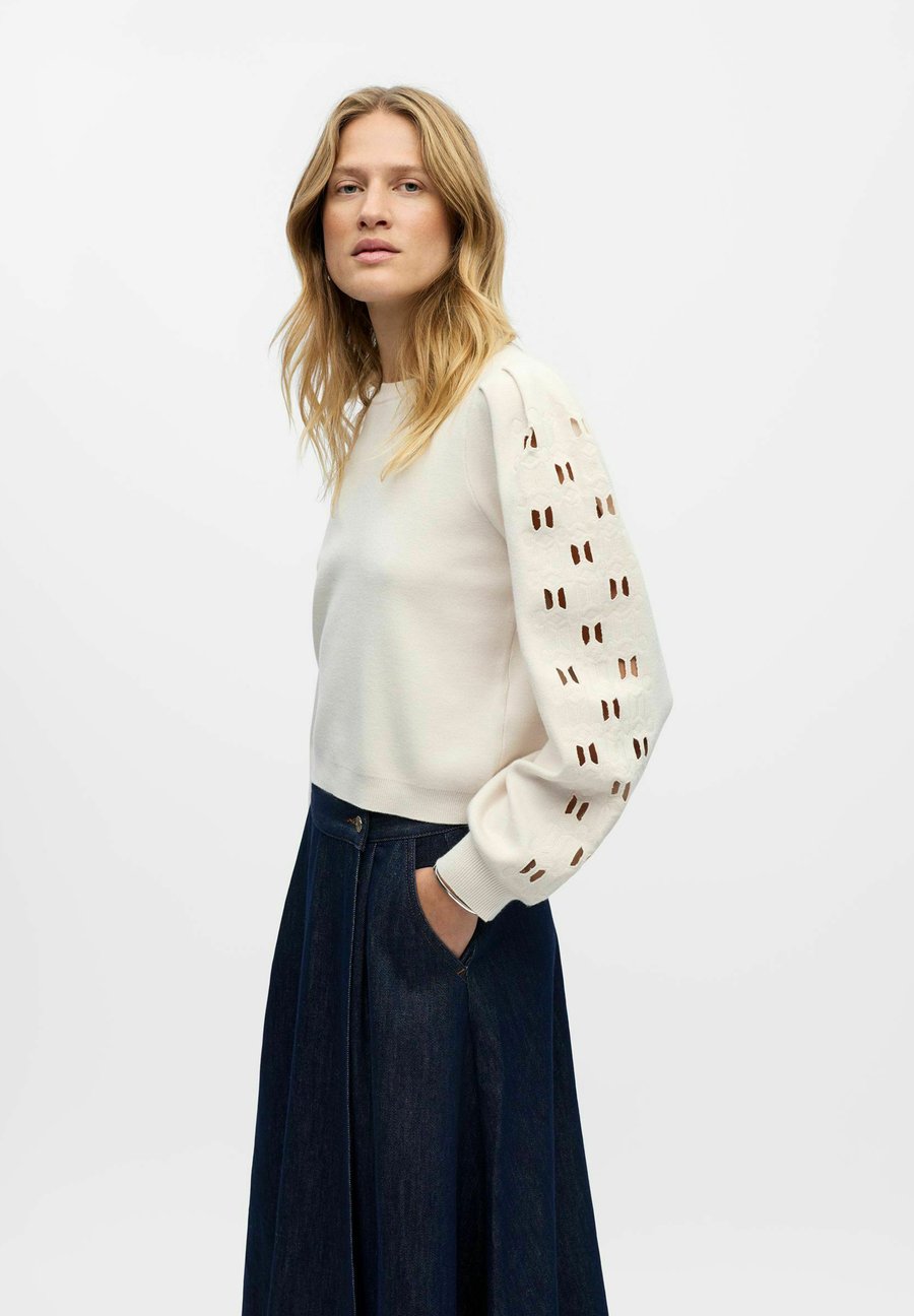 Джемпер Object Jumper, White Sand/White
Джемпер Object Jumper, White Sand/White