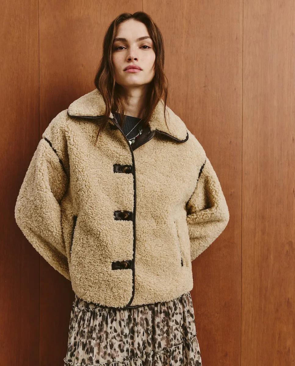 Однотонная короткая женская куртка Southern Cotton, песочный
Однотонная короткая женская куртка Southern Cotton, песочный