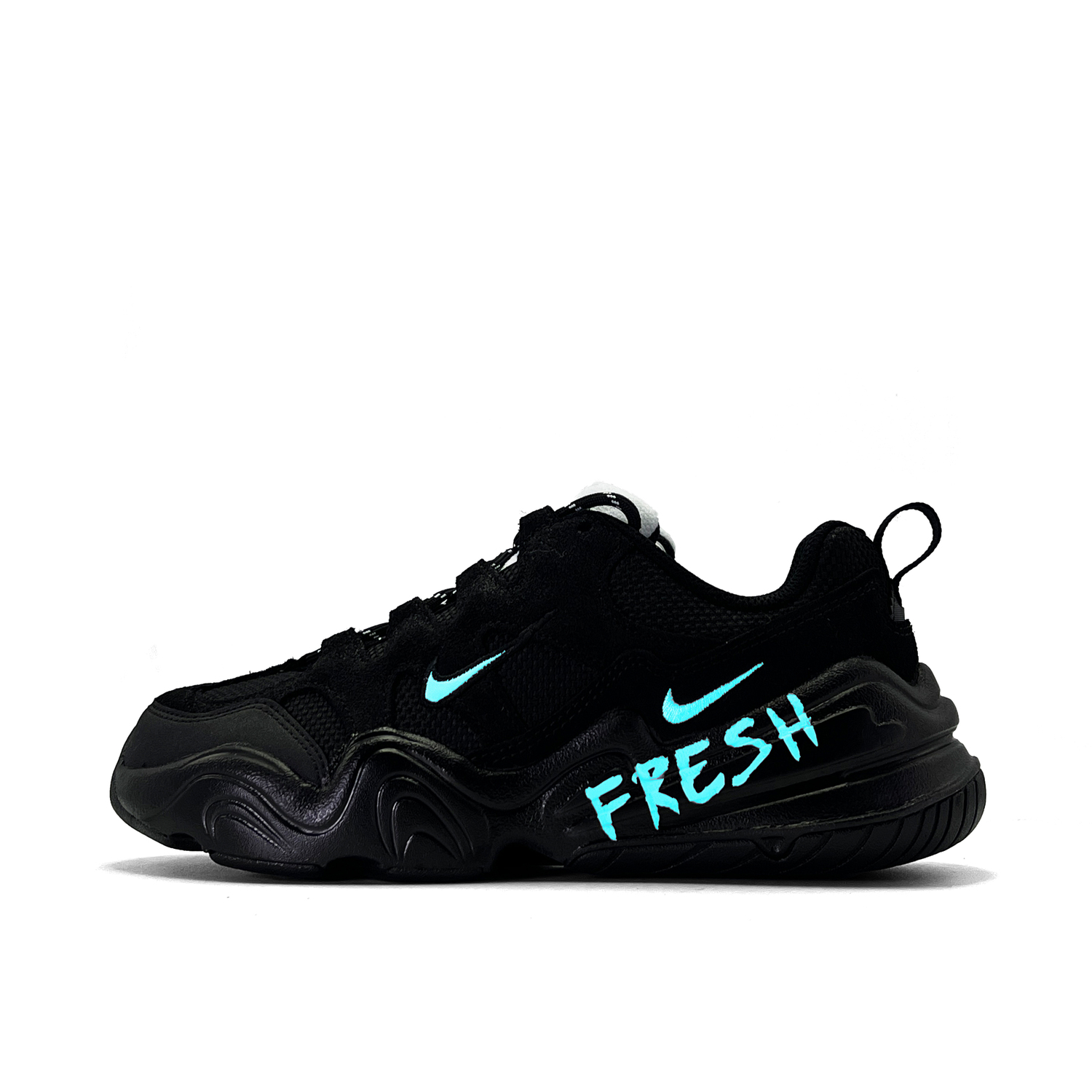 Технические Hera Ice Blue Edge низкие повседневные кроссовки Unisex Nike, черный
Технические Hera Ice Blue Edge низкие повседневные кроссовки Unisex Nike, черный