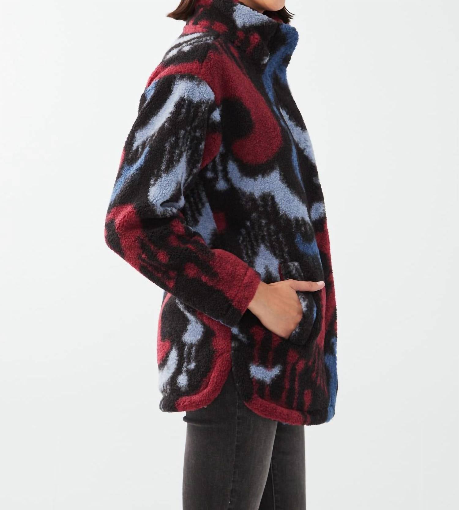 Махровая куртка с принтом в цвете Multi FDJ
Махровая куртка с принтом в цвете Multi FDJ