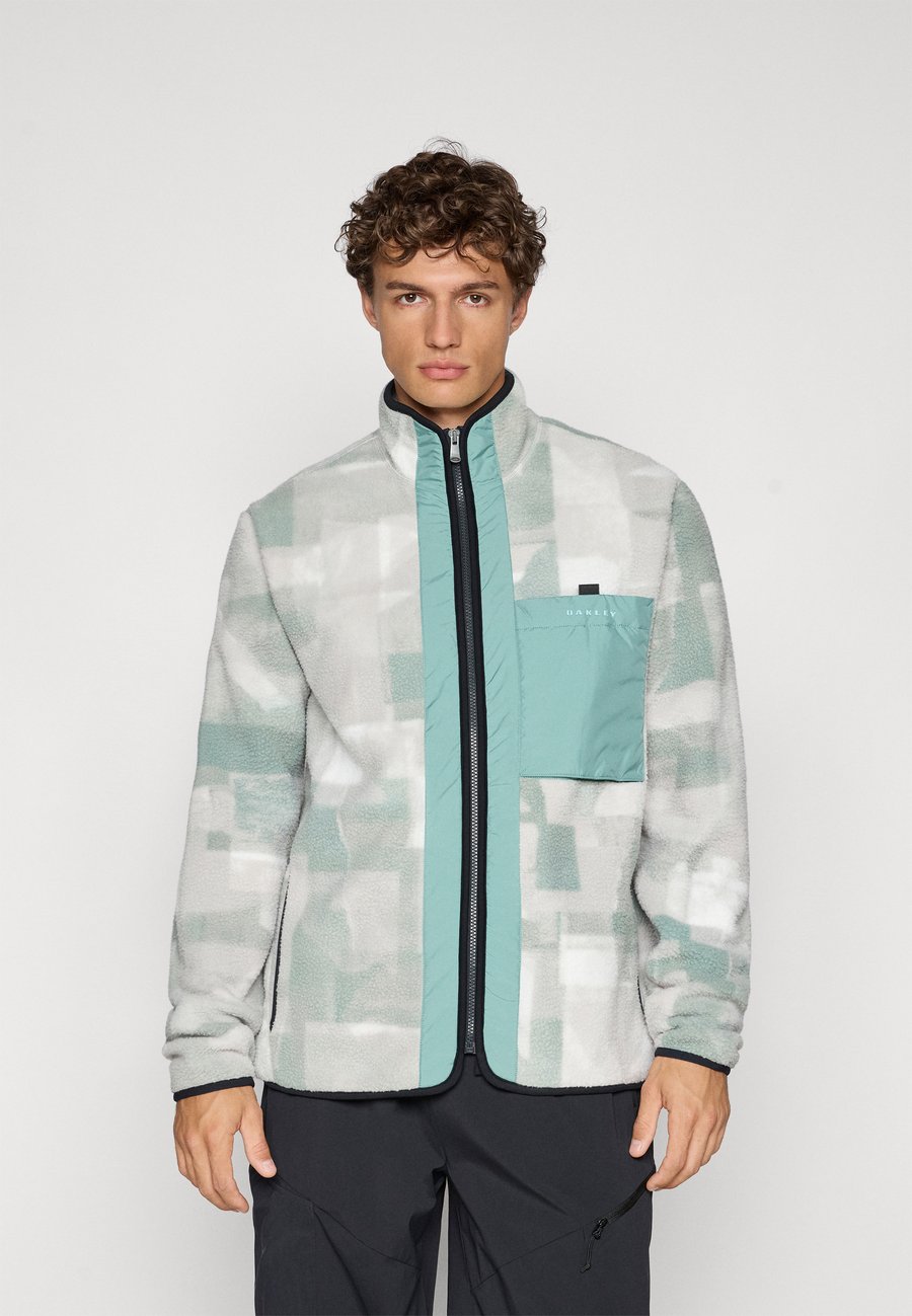 Флисовая куртка Oakley OFF SLOPE MOUNTAIN FIRE, Camo Green/Light Blue
Флисовая куртка Oakley OFF SLOPE MOUNTAIN FIRE, Camo Green/Light Blue