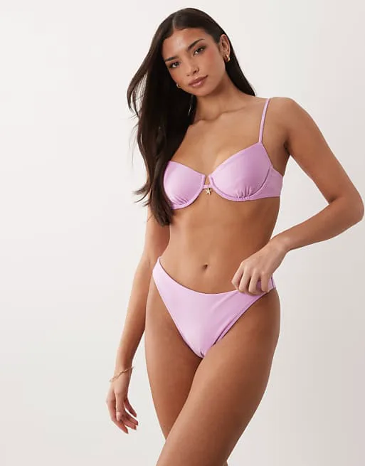 Сиреневые плавки бикини со средней посадкой Abercrombie & Fitch
Сиреневые плавки бикини со средней посадкой Abercrombie & Fitch