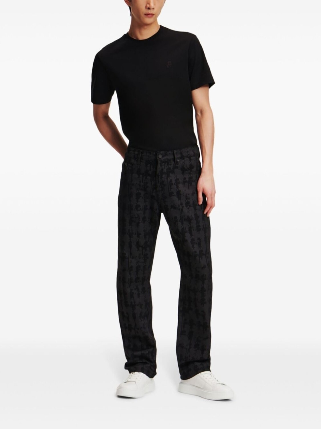 Karl Lagerfeld прямые джинсы Karl Kameo средней посадки, черный
Karl Lagerfeld прямые джинсы Karl Kameo средней посадки, черный