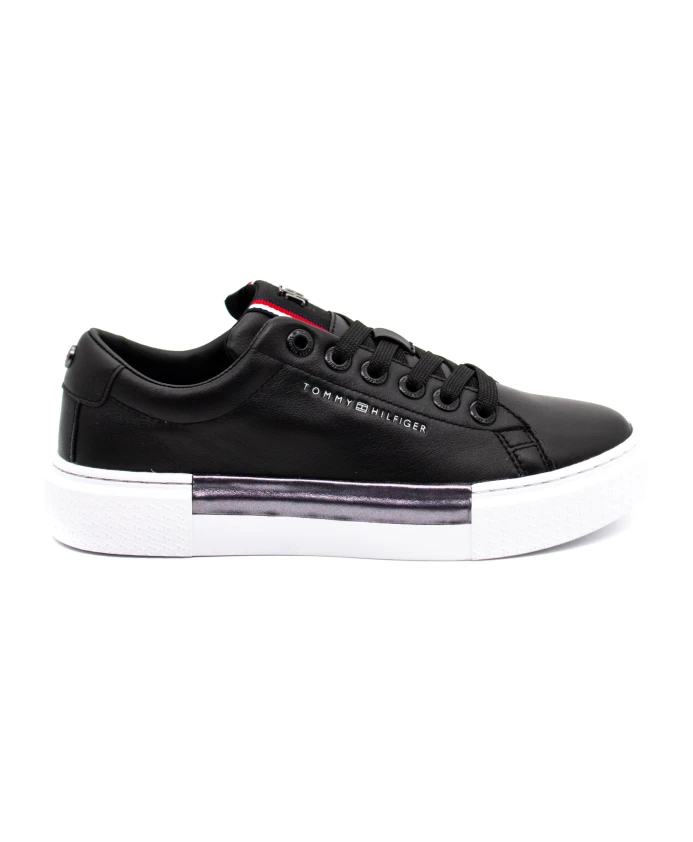 Женские кожаные кроссовки Essential Cupsel Tommy Hilfiger Tommy Hilfiger, черный
Женские кожаные кроссовки Essential Cupsel Tommy Hilfiger Tommy Hilfiger, черный