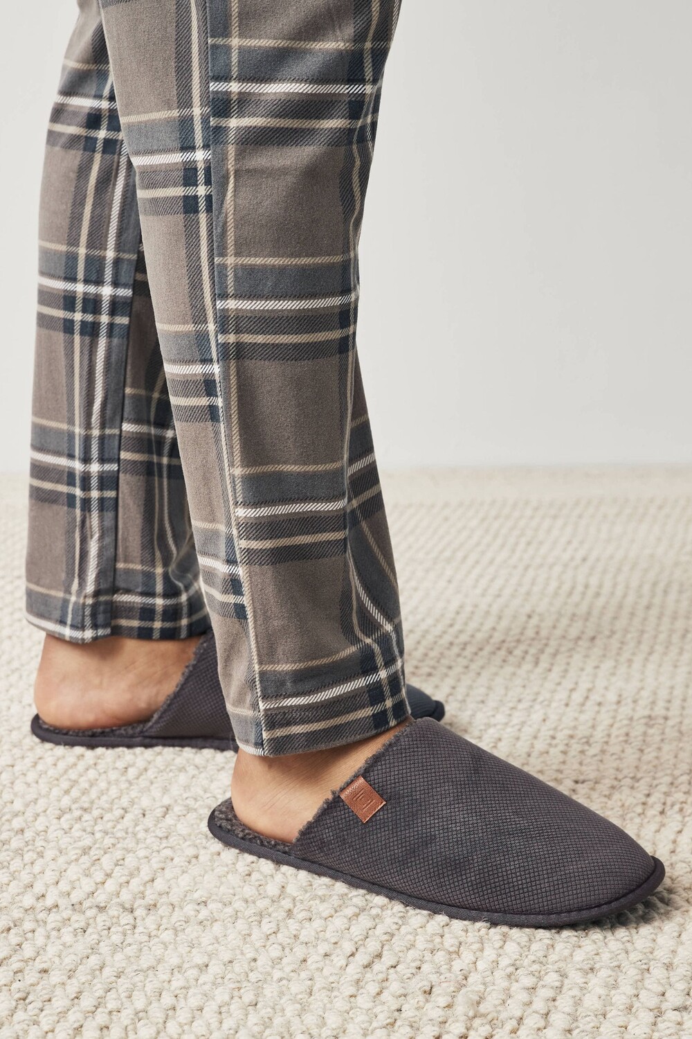 Текстурированные тапочки-мюли Next, серый
Текстурированные тапочки-мюли Next, серый