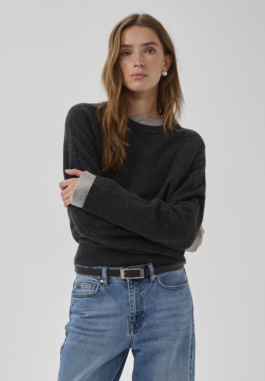 Джемпер My Essential Wardrobe 11 THE KNIT CREWNECK, Dark Grey Melange/Dark Grey
Джемпер My Essential Wardrobe 11 THE KNIT CREWNECK, Dark Grey Melange/Dark Grey