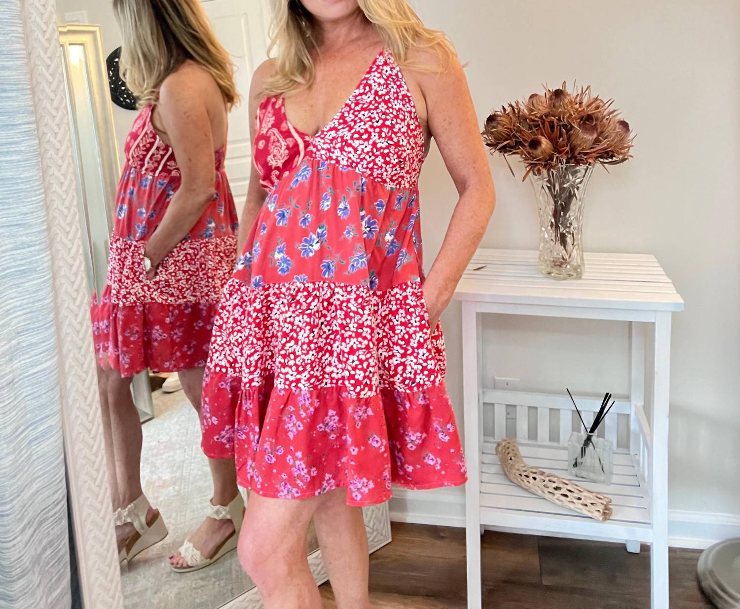 Короткое платье с принтом в стиле пэчворк в красном и розовом цвете PAANI
Короткое платье с принтом в стиле пэчворк в красном и розовом цвете PAANI