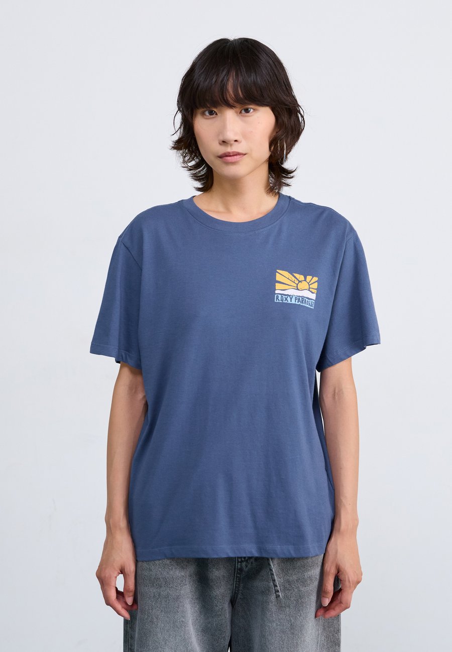 Футболка Roxy HANGLOOSE POSTER, Vintage Indigo/Blue
Футболка Roxy HANGLOOSE POSTER, Vintage Indigo/Blue