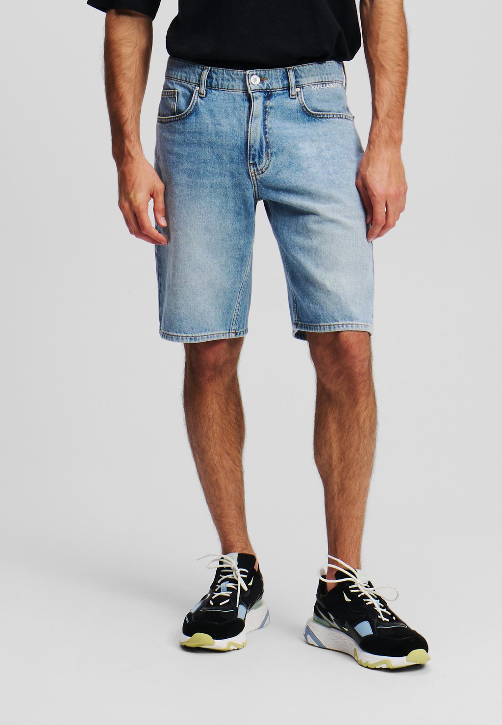 Джинсовые шорты LOGO KARL LAGERFELD, деним
Джинсовые шорты LOGO KARL LAGERFELD, деним