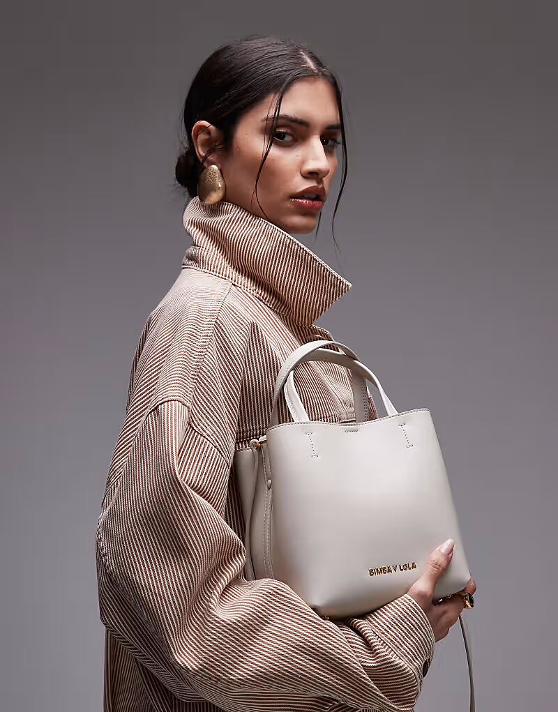 BIMBA Y LOLA маленькая кожаная сумка для чихуахуа в каменном цвете
BIMBA Y LOLA маленькая кожаная сумка для чихуахуа в каменном цвете