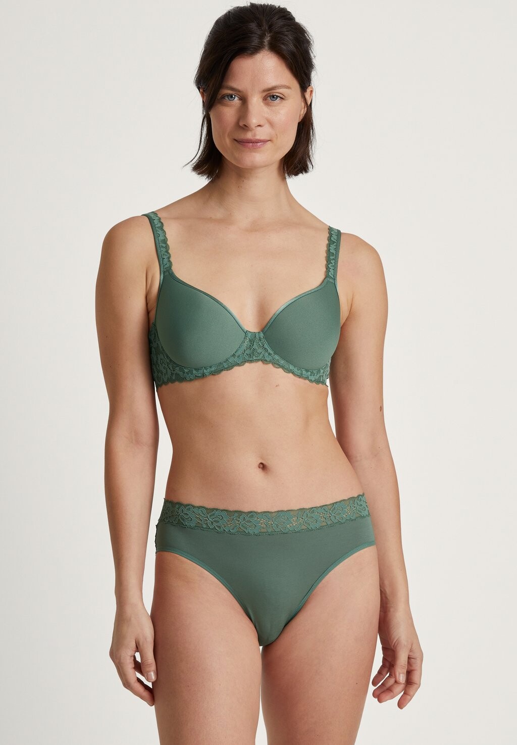 Бюстгальтер на косточках NATURAL COMFORT LACE SPACER Calida, темно-зеленый
Бюстгальтер на косточках NATURAL COMFORT LACE SPACER Calida, темно-зеленый