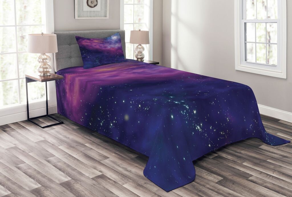 Комплект покрывала ABAKUHAUS Space, Galaxy Nebula Star, комплект с моющимися наволочками, для односпальных кроватей 170 x 220 см, фиолетово-синий
Комплект покрывала ABAKUHAUS Space, Galaxy Nebula Star, комплект с моющимися наволочками, для односпальных кроватей 170 x 220 см, фиолетово-синий