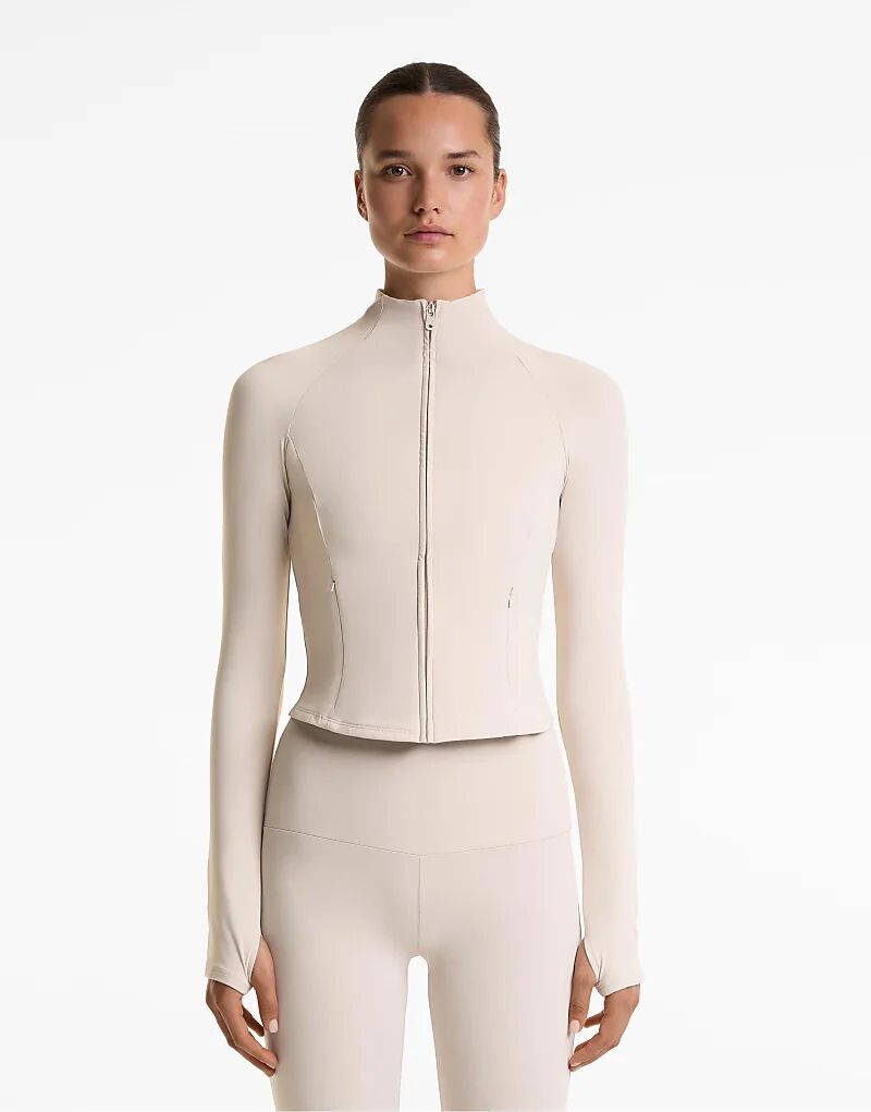 Легкая теплая куртка OYSHO светло-розового цвета
Легкая теплая куртка OYSHO светло-розового цвета