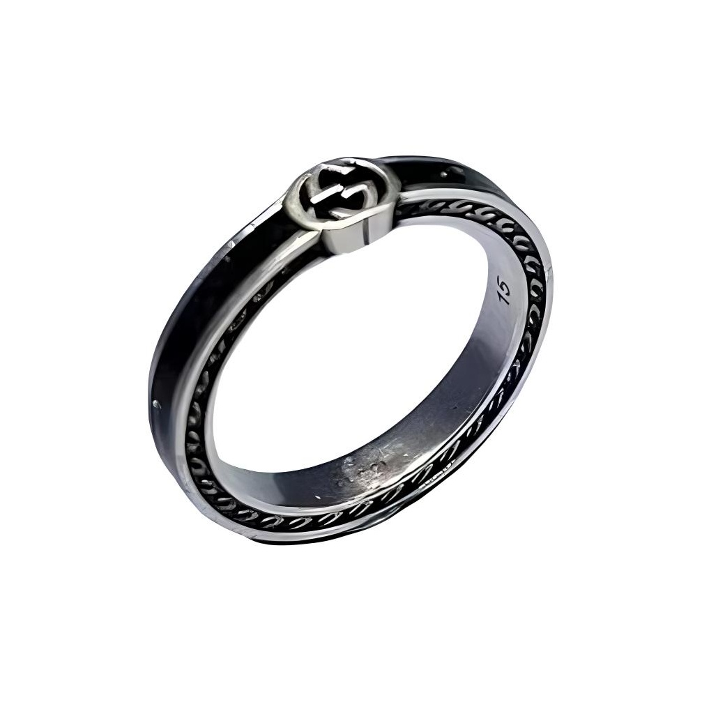 Сцепляющееся кольцо G GUCCI
Сцепляющееся кольцо G GUCCI