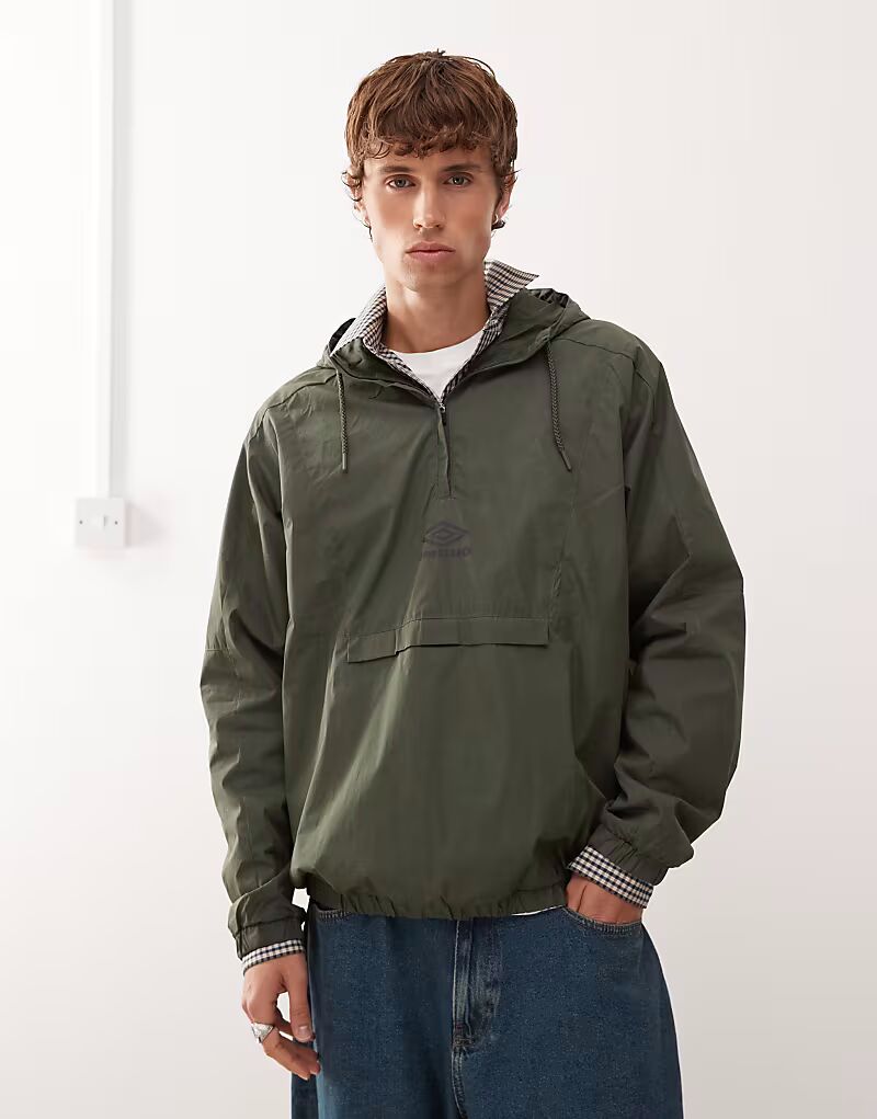 Ветровка цвета хаки Cagoule Umbro
Ветровка цвета хаки Cagoule Umbro