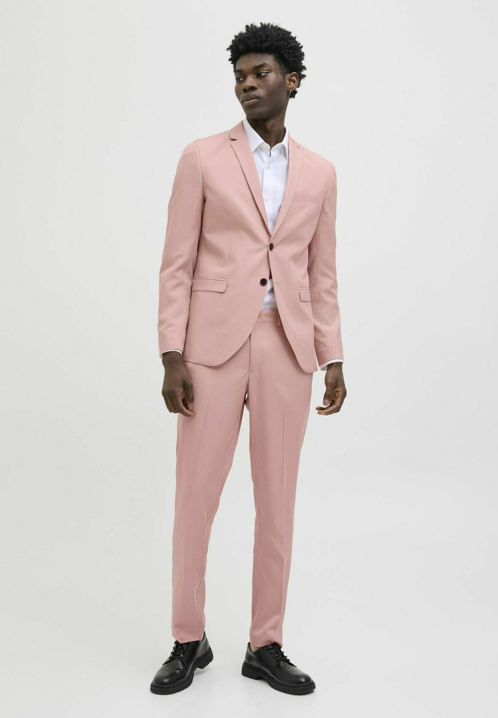 Костюм RCOSTA Jack & Jones PREMIUM, цвет Rose Tan
Костюм RCOSTA Jack & Jones PREMIUM, цвет Rose Tan