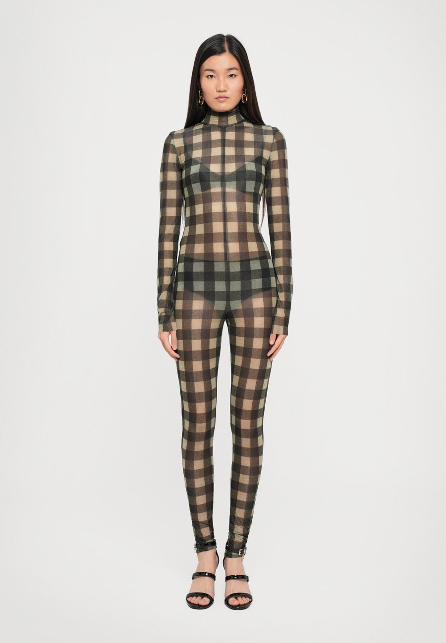 Комбинезон Norma Kamali LONG SLEEVE SLIM FIT TURTLE CATSUIT, Bark/Brown
Комбинезон Norma Kamali LONG SLEEVE SLIM FIT TURTLE CATSUIT, Bark/Brown