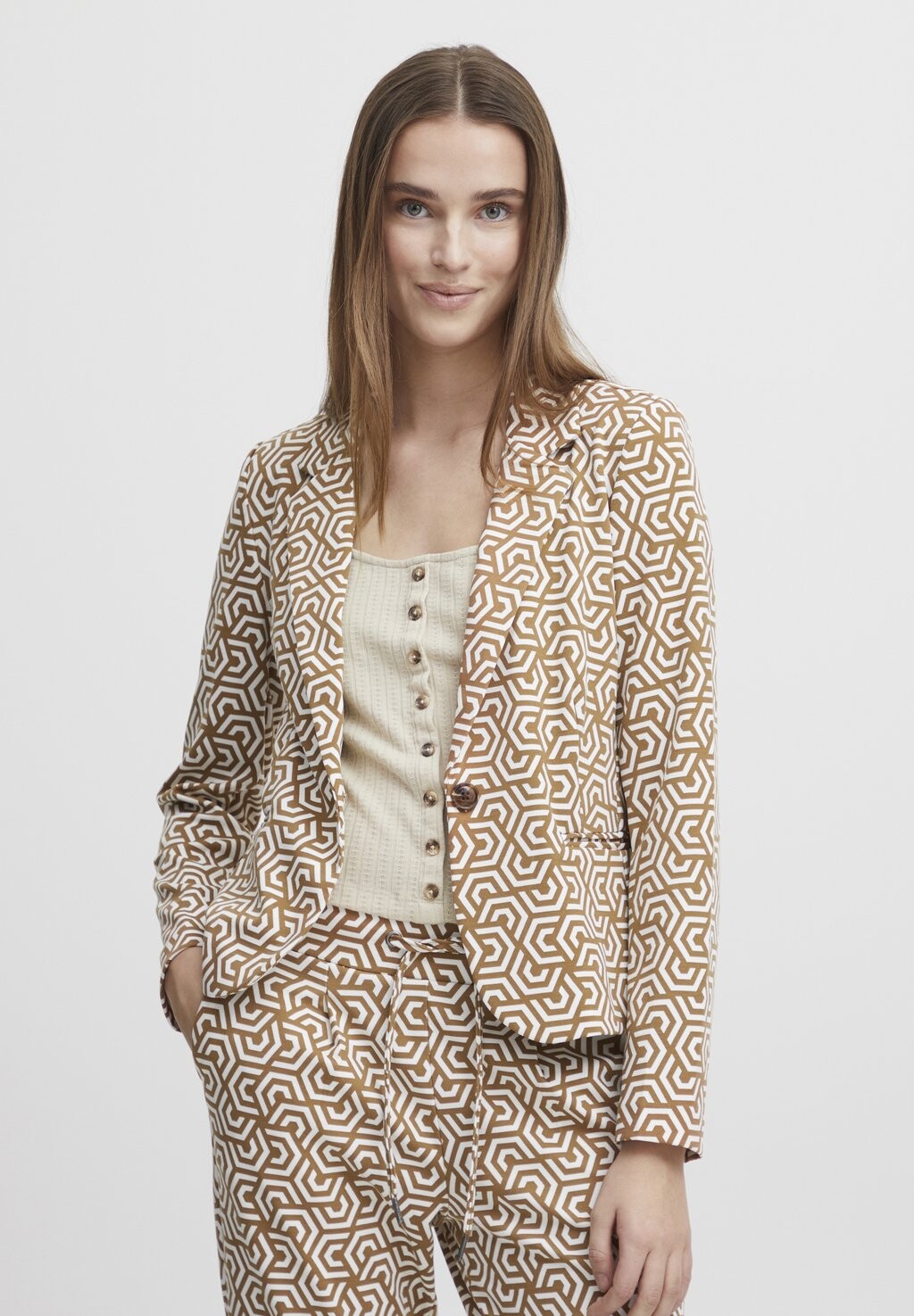 Блейзер b.young
Блейзер b.young