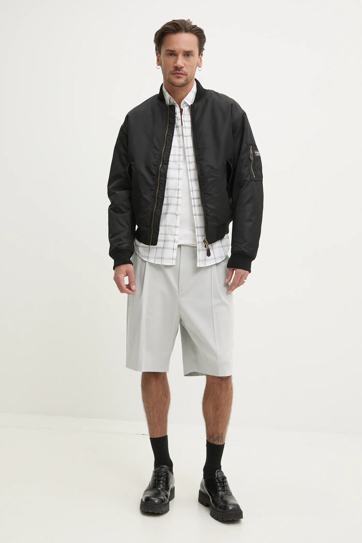 Куртка-бомбер Guess Jeans, черный
Куртка-бомбер Guess Jeans, черный