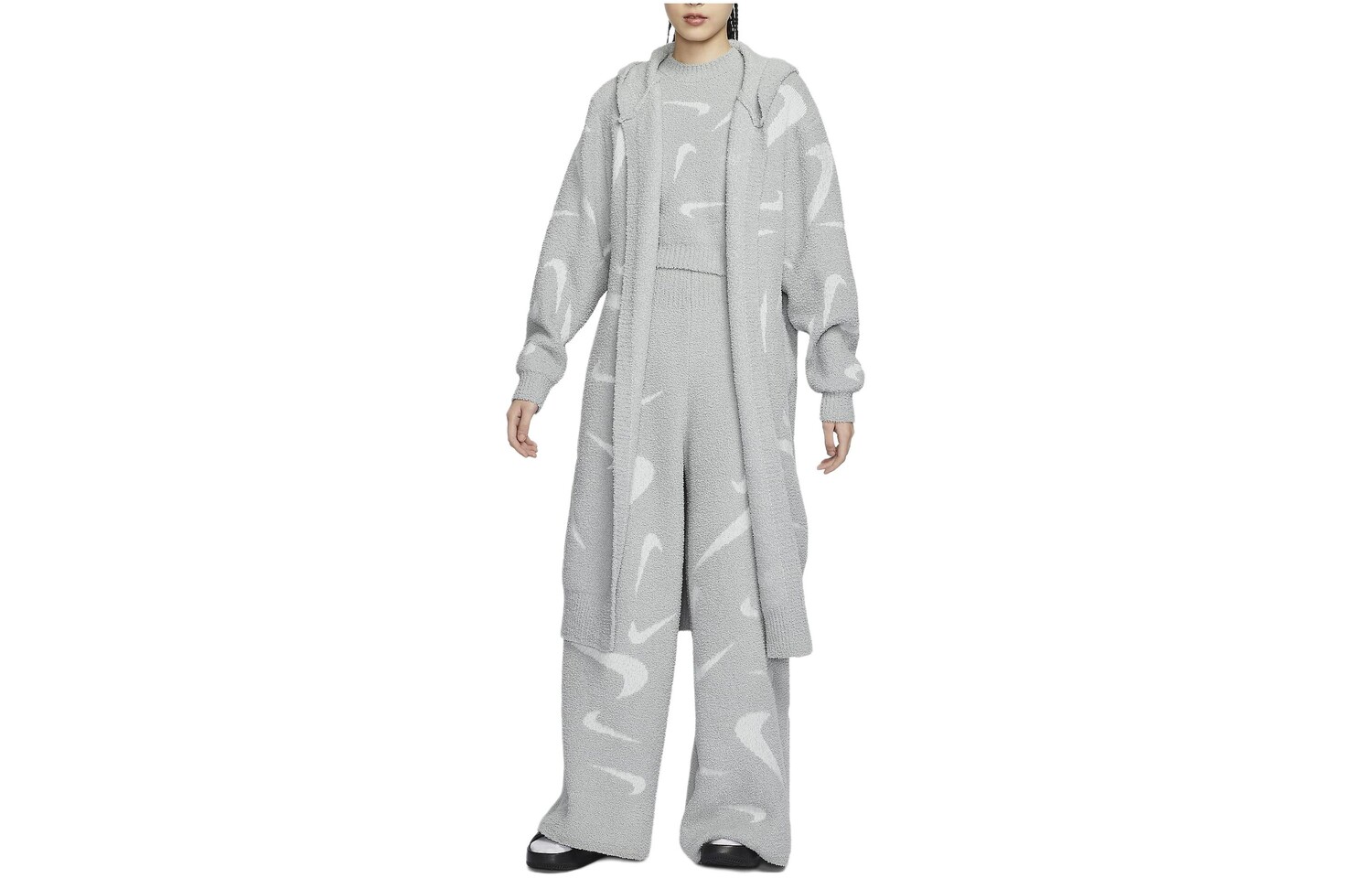 Трикотаж женский светло-серый Nike
Трикотаж женский светло-серый Nike