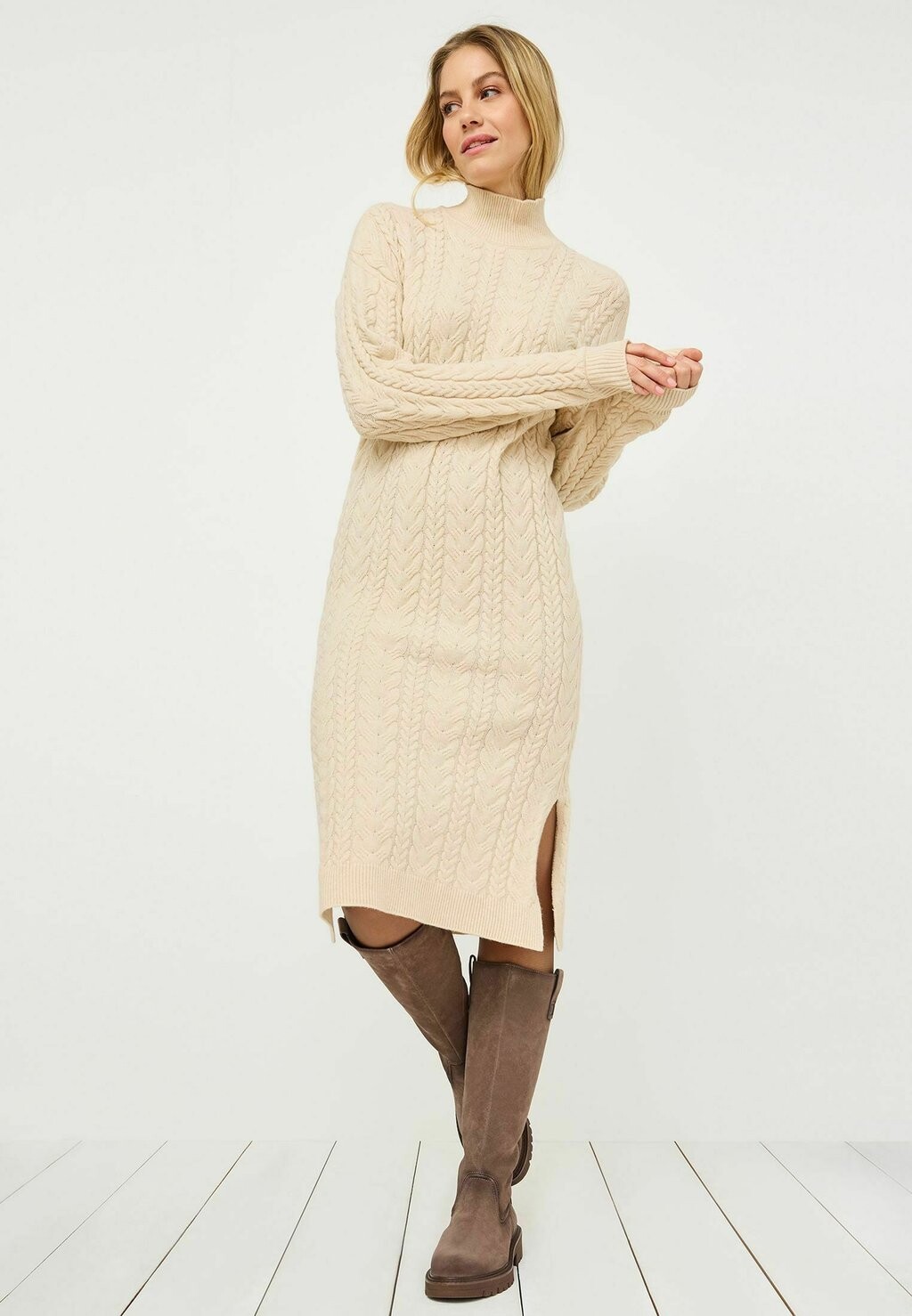 Платье-джемпер Tamaris, бежевый
Платье-джемпер Tamaris, бежевый