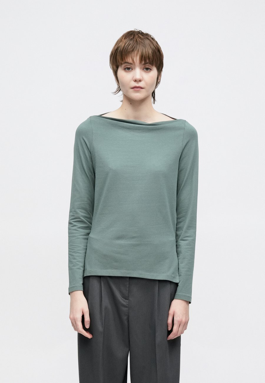 Топ ONLY ONLKISS LIFE LS BOATNECK CC JRS NOOS, Balsam Green/Mint
Топ ONLY ONLKISS LIFE LS BOATNECK CC JRS NOOS, Balsam Green/Mint